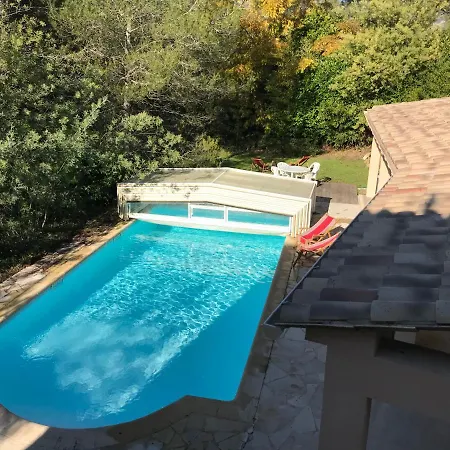 06d - Spacieux Avec Terrasses, Jardin Et Piscine *
