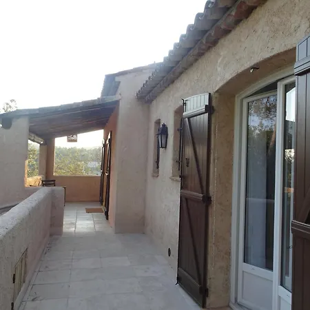 06d - Spacieux Avec Terrasses, Jardin Et Piscine